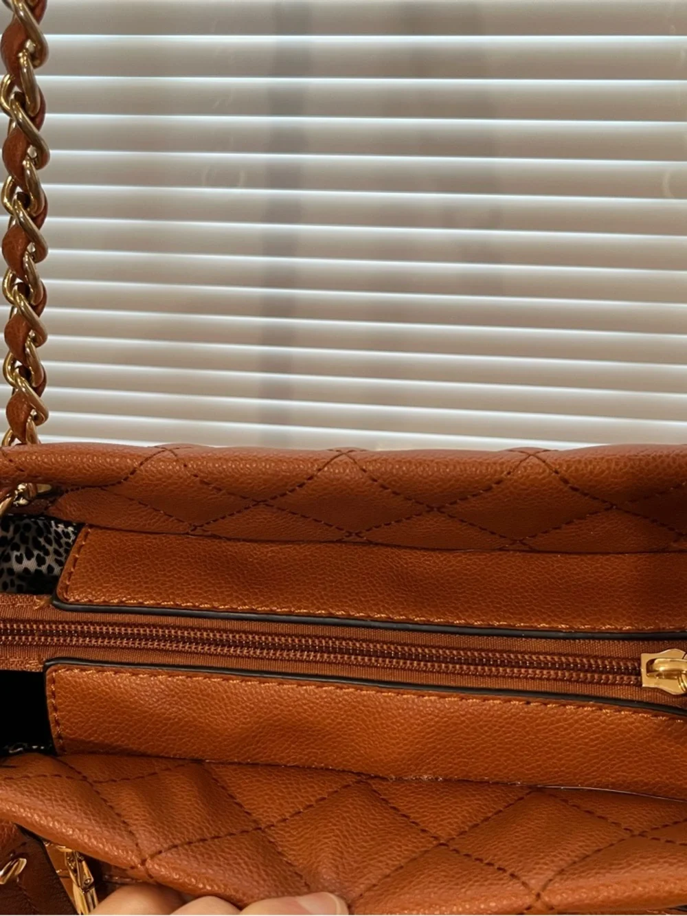 Quilted Shoulder Bag with Chain Strap in Cognac - Picture 4 of 8